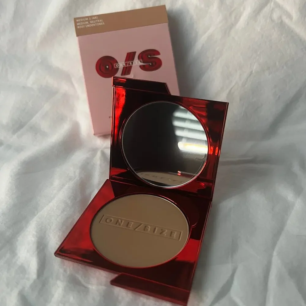ONE/SIZE Compact Powder Foundation in Beige
